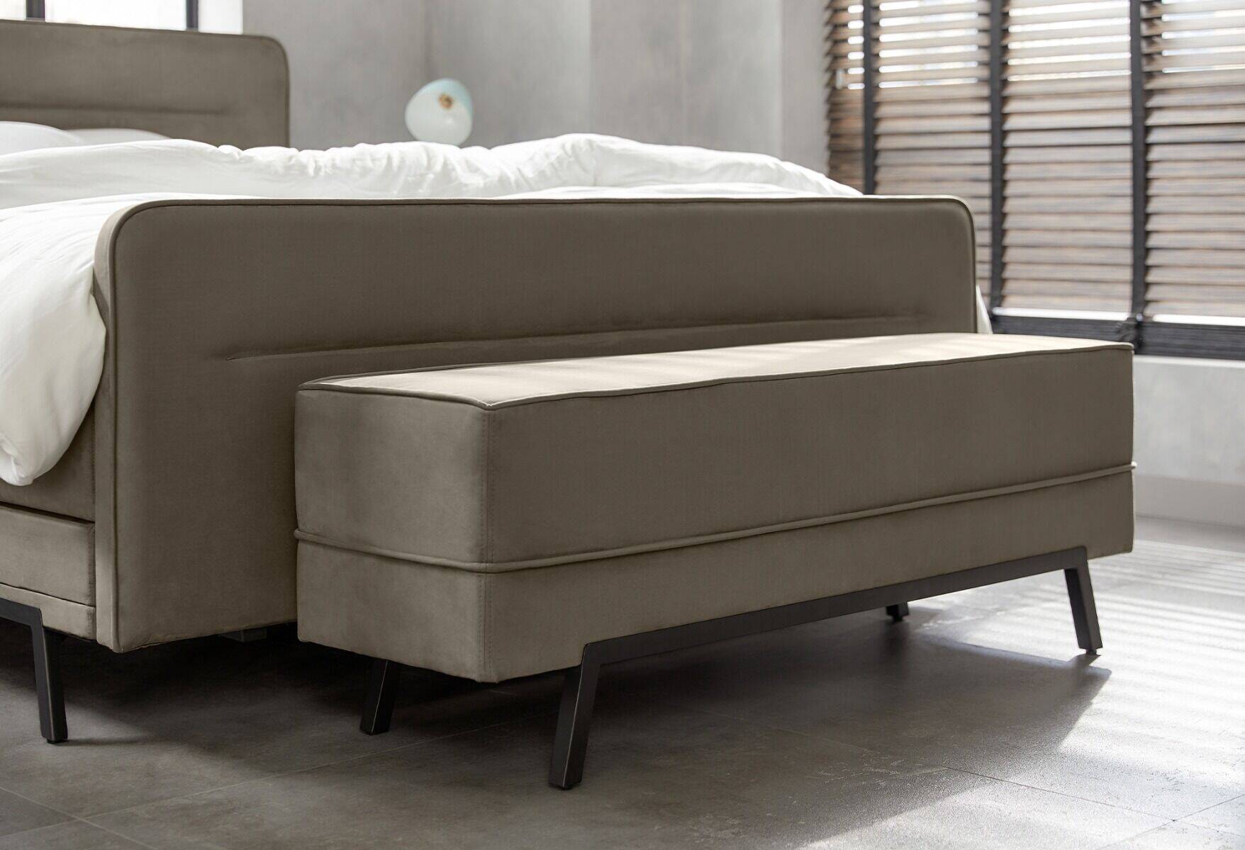 Home 102 boxspring Swiss Sense voetenbank